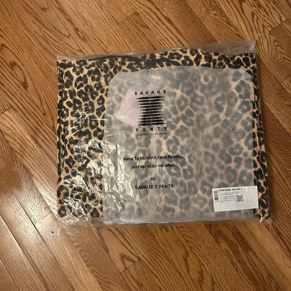 🔥🔥🔥Savage FENTY - Leopard Print Hooded Onesie - super cute & comfy for lounging! - Picture 7 of 8